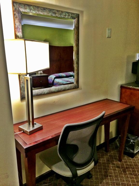 Sullivan Trail Inn & Suites Pocono Lake ภายนอก รูปภาพ