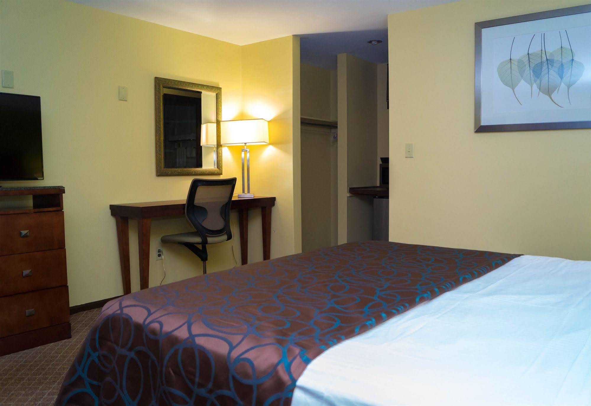 Sullivan Trail Inn & Suites Pocono Lake ภายนอก รูปภาพ